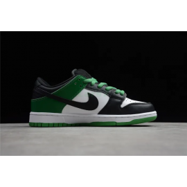 SB Dunk Low “Classic Green”