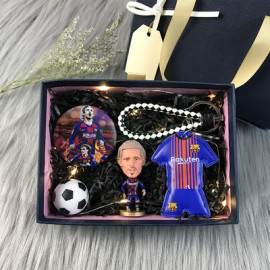 Conjunto Regalo de Cuatro Piezas para Muñeco Fútbol Ramos / Modrić / Suárez