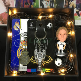 Conjunto Regalo Muñeco de Tres Piezas Fútbol Mbappé/Salah/Modrić